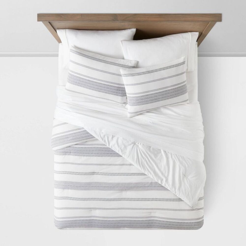 Open Box - Threshold - Twin/Twin Extra Long Cotton Woven Stripe Comforter Blue - Picture 3 of 4